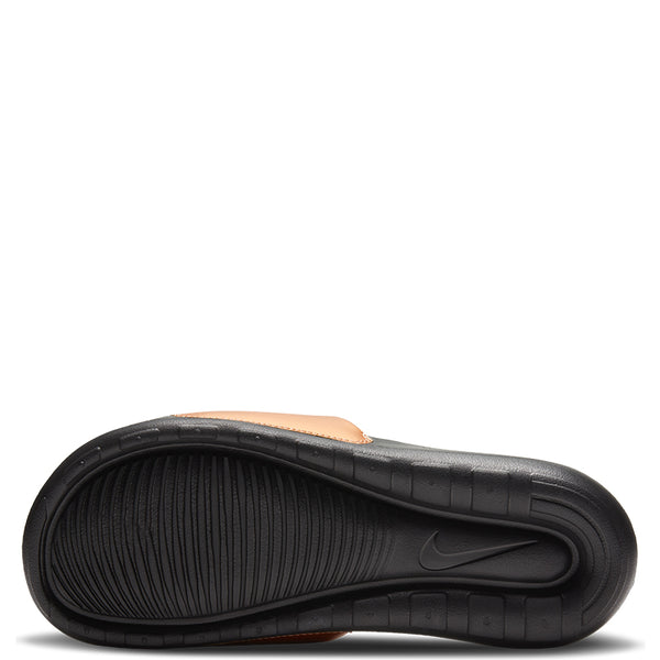 Nike Women's Victori One.