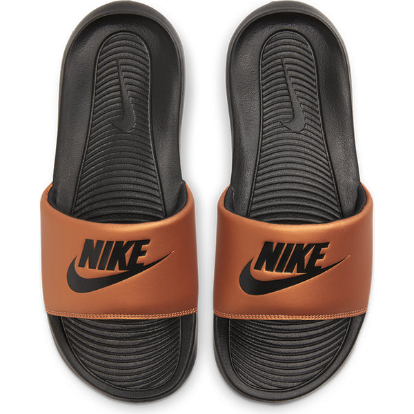 Nike Women's Victori One.