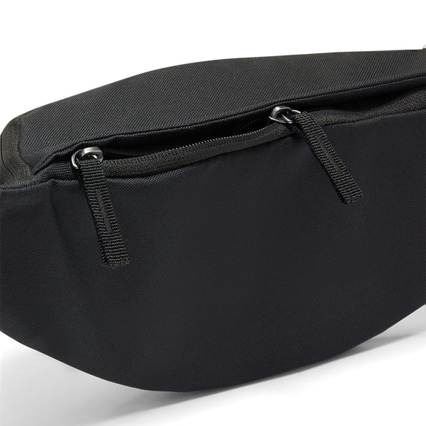 Nike Unisex Heritage Waistpack.