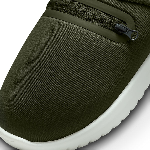 Nike Men's Burrow Slipper.