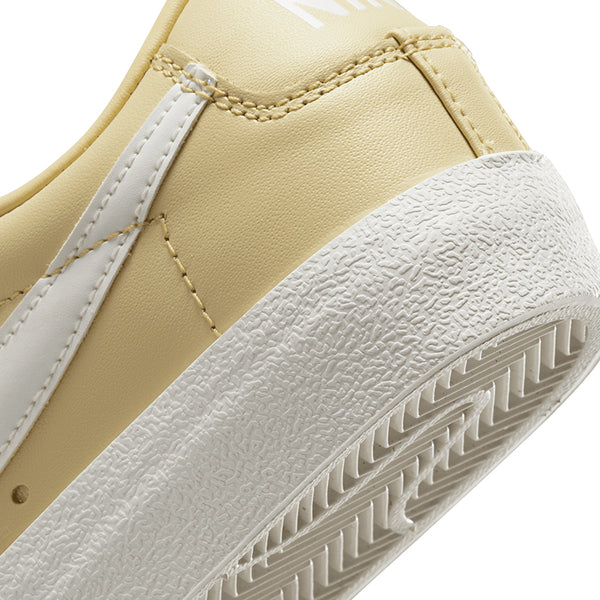 Nike Women's Blazer Low '77