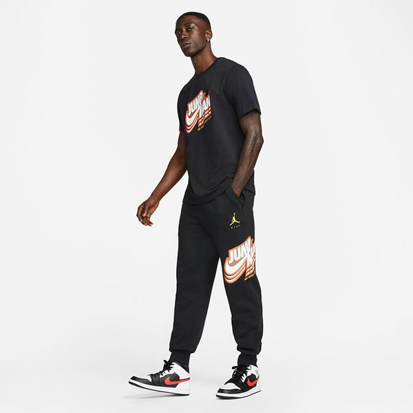 Jordan Men's Jumpman Short Sleeve Graphic T-Shirt.
