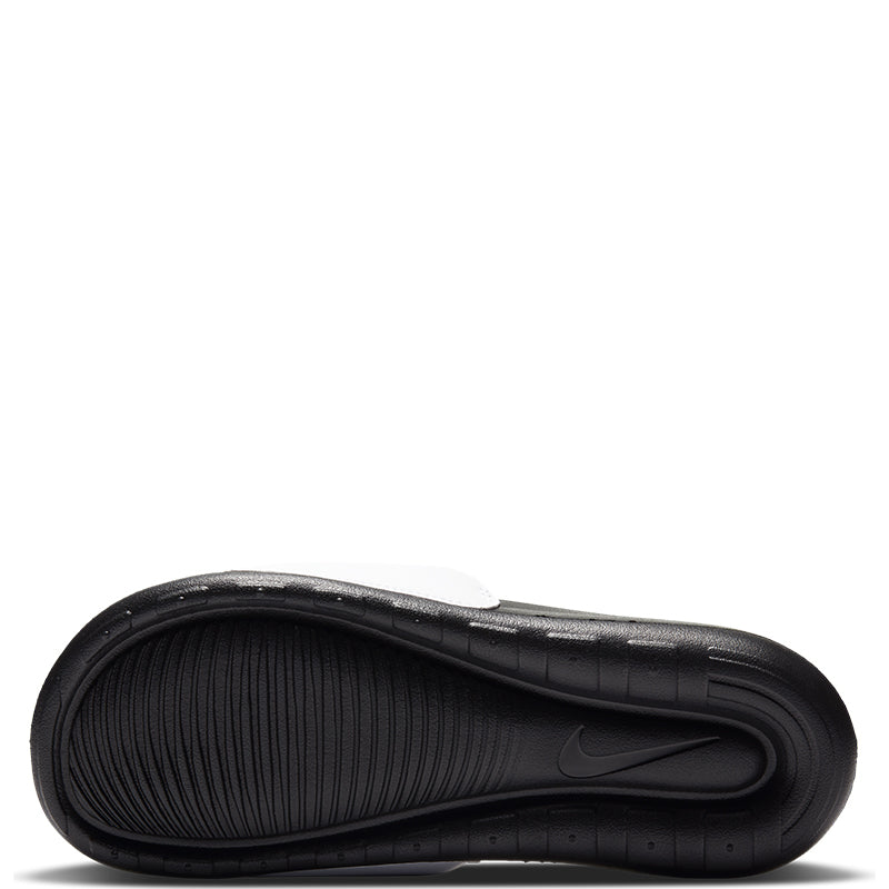 Nike Women's Victori One.