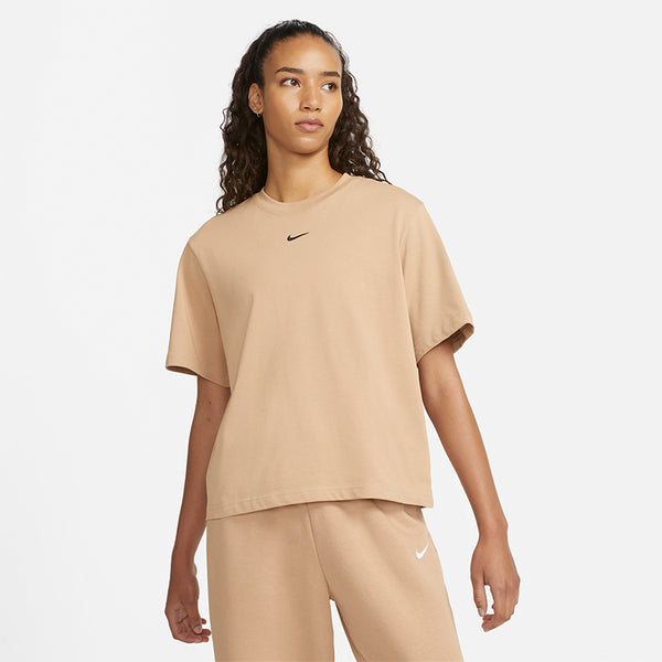 Nike Women's Sportswear Essential Boxy T-Shirt.