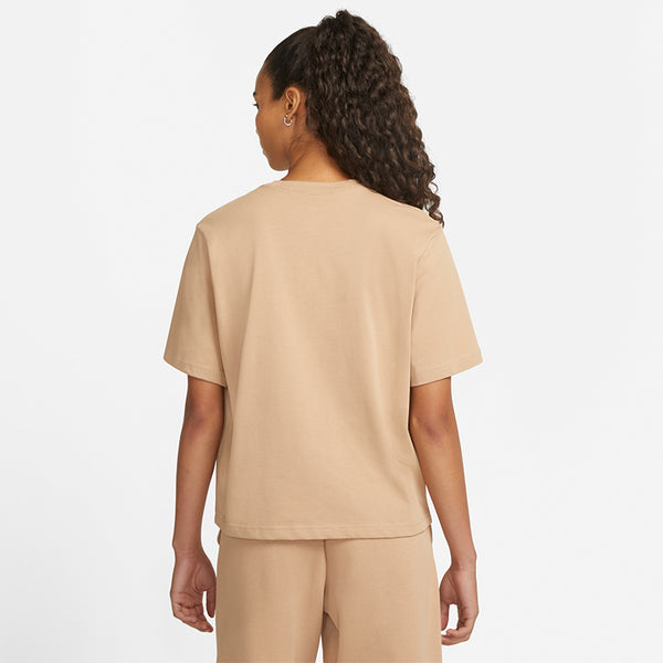 Nike Women's Sportswear Essential Boxy T-Shirt.
