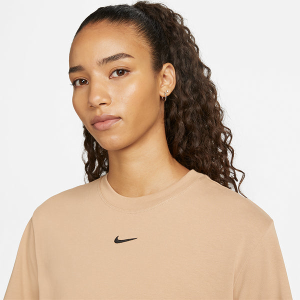 Nike Women's Sportswear Essential Boxy T-Shirt.