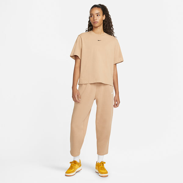 Nike Women's Sportswear Essential Boxy T-Shirt.