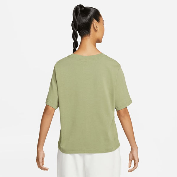 Nike Women's Sportswear Essential Boxy T-Shirt