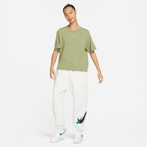 Nike Women's Sportswear Essential Boxy T-Shirt
