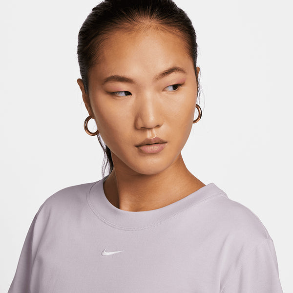 Nike Women's Sportswear Essential Boxy T-Shirt