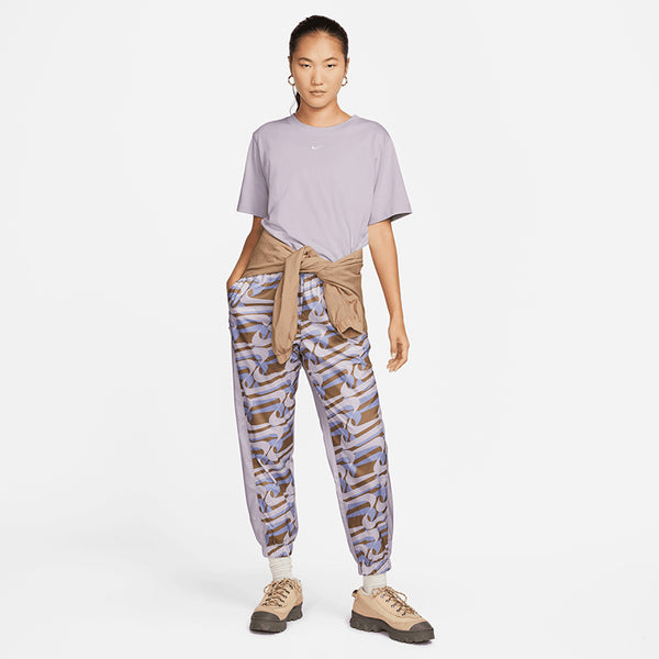 Nike Women's Sportswear Essential Boxy T-Shirt