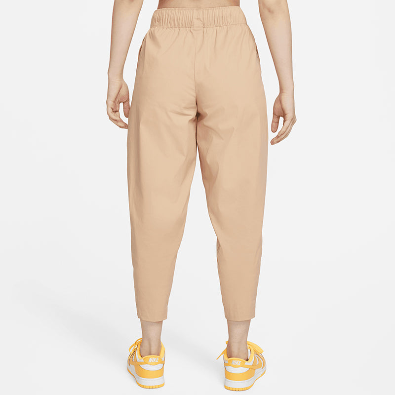 Nike Women's Sportswear Essential High-Rise Curve Pants