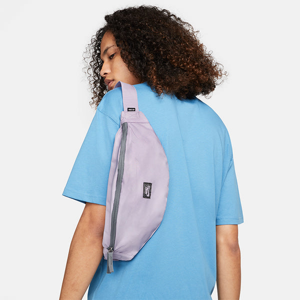 Nike Unisex SB Heritage Skate Fanny Pack.