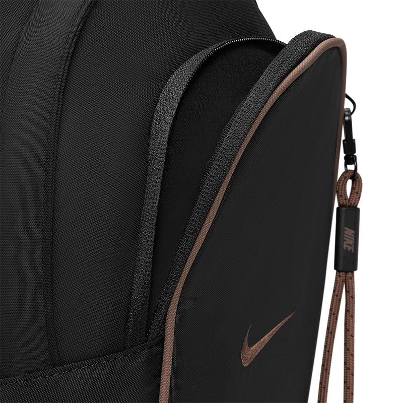 Nike Unisex Sportswear Essential Sling Bag (8L).