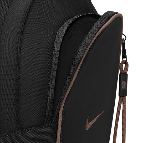 Nike Unisex Sportswear Essential Sling Bag (8L).