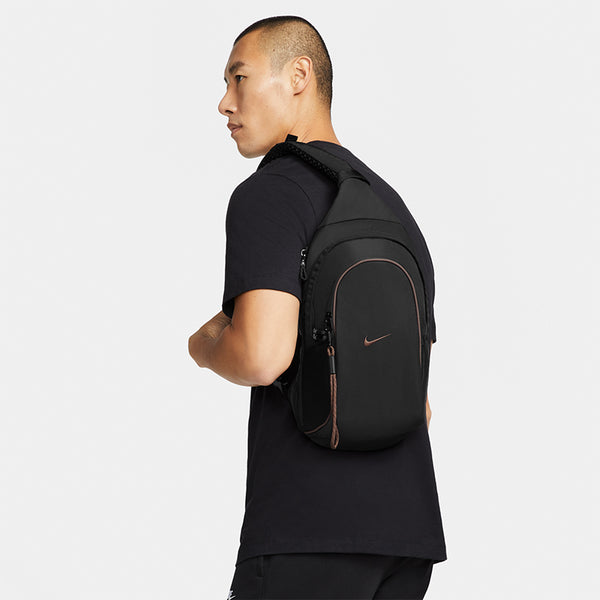 Nike Unisex Sportswear Essential Sling Bag (8L).