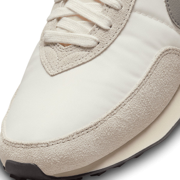 Nike Men's Waffle Trainer 2 SE.