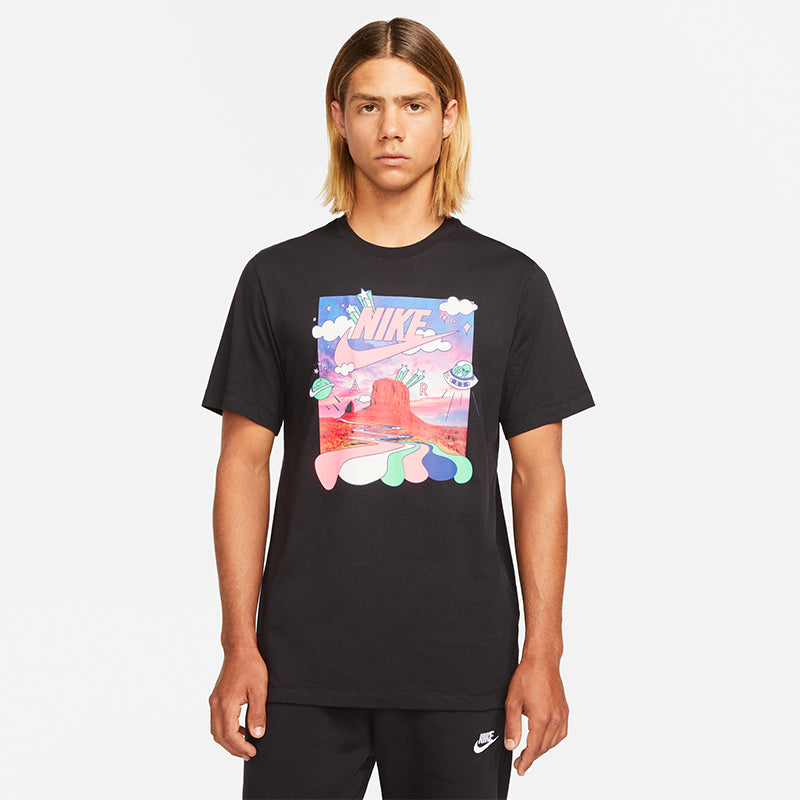 Nike Sportswear Men's Black T-Shirt.