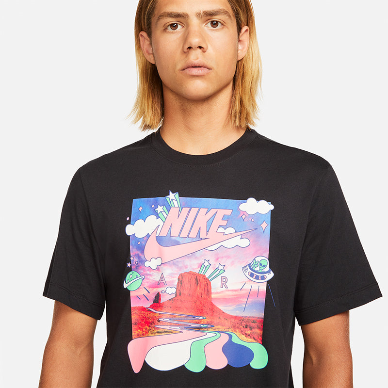 Nike Sportswear Men's Black T-Shirt.