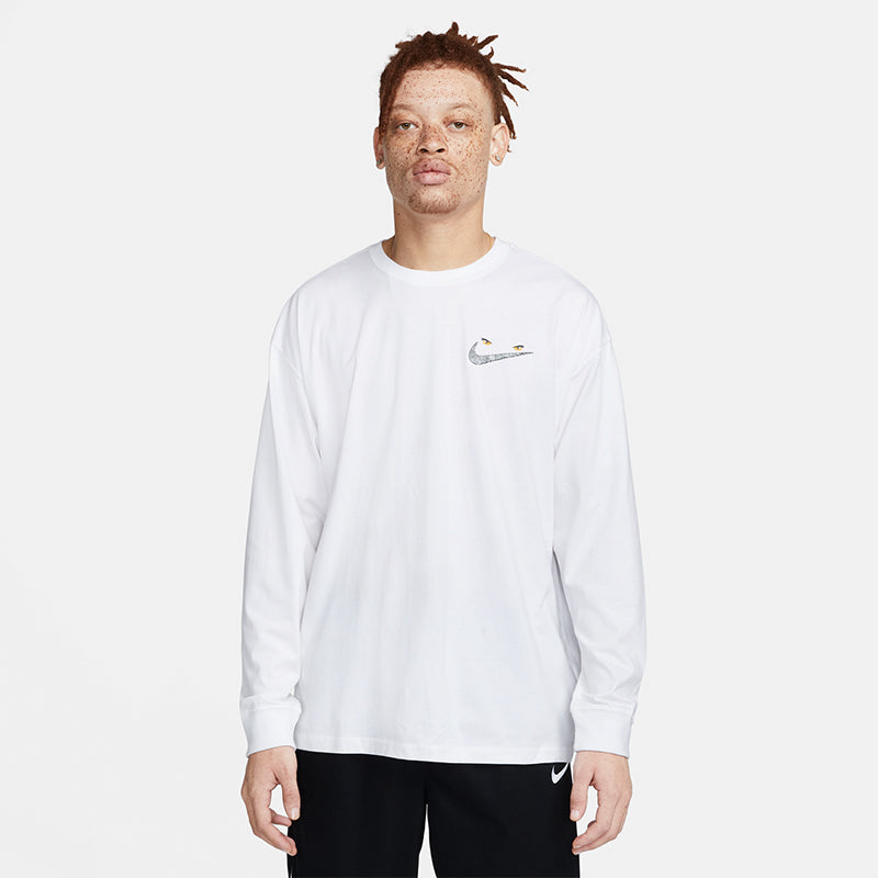 Nike Men's Basketball Long-Sleeve T-Shirt.