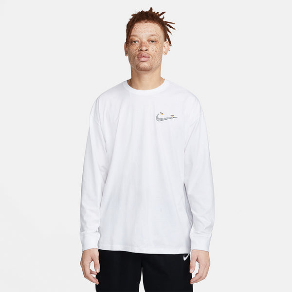 Nike Men's Basketball Long-Sleeve T-Shirt.