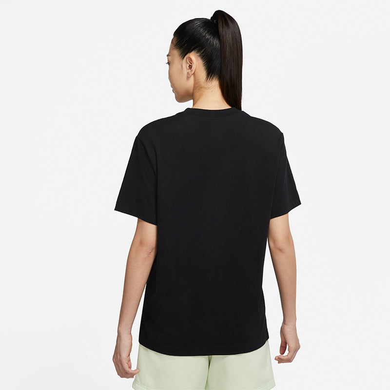 Nike Women's Sportswear Essential T-Shirt