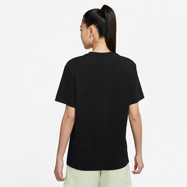 Nike Women's Sportswear Essential T-Shirt