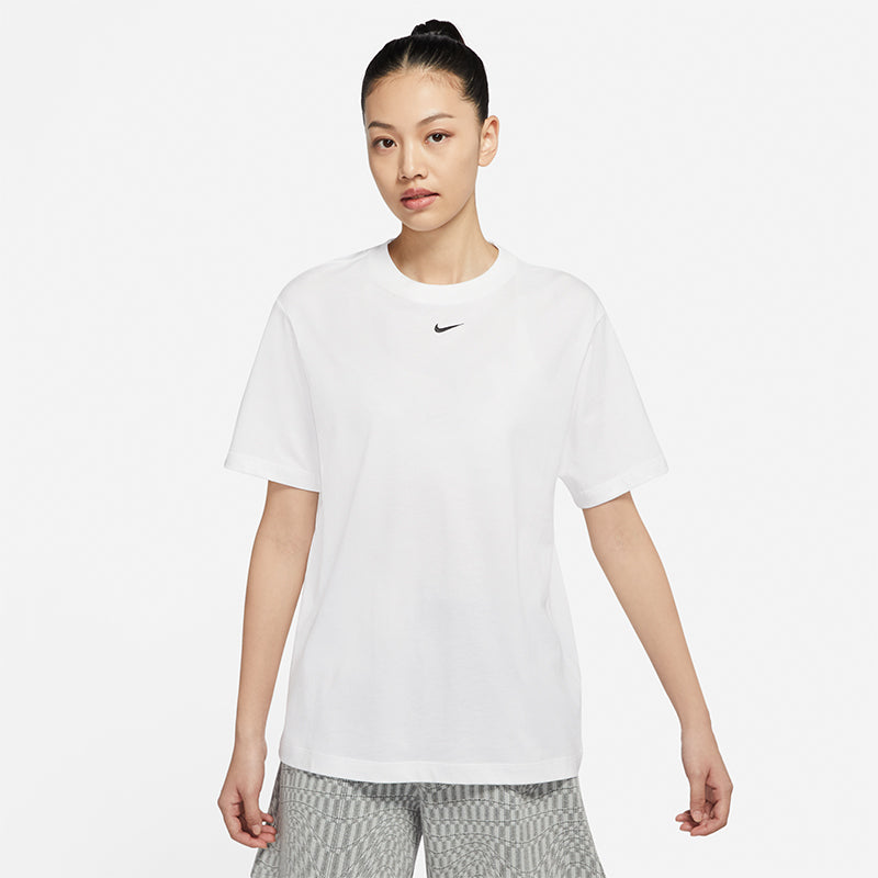 Nike Women's Sportswear Essential T-Shirt.
