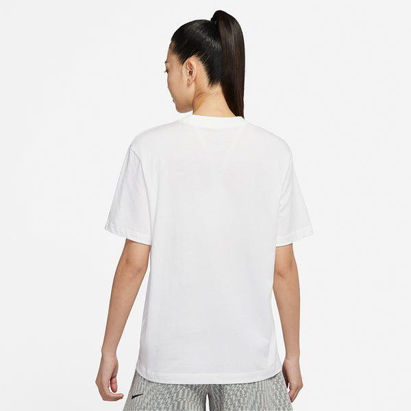 Nike Women's Sportswear Essential T-Shirt.