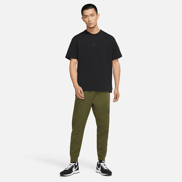 Nike Men's Sportswear Premium Essentials T-Shirt
