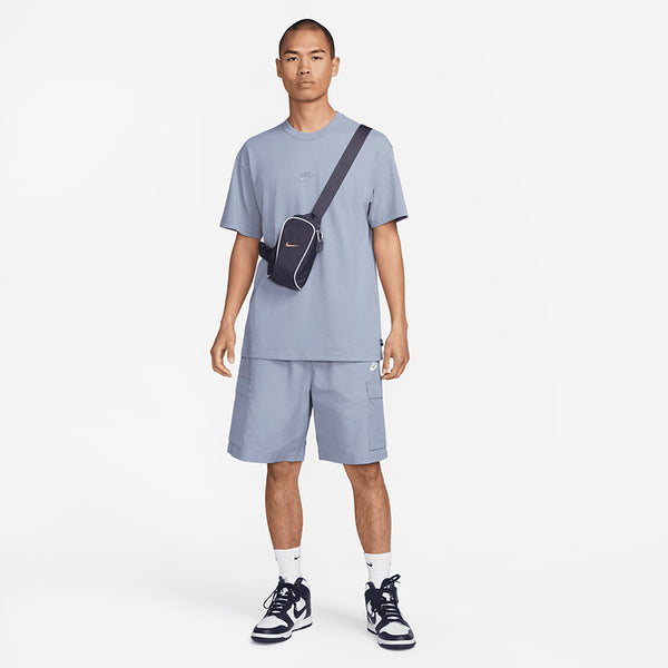 Nike Men's Sportswear Premium Essentials T-Shirt