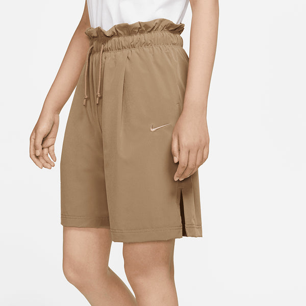 Nike Women's Sportswear Everyday Modern High-Rise Woven Shorts