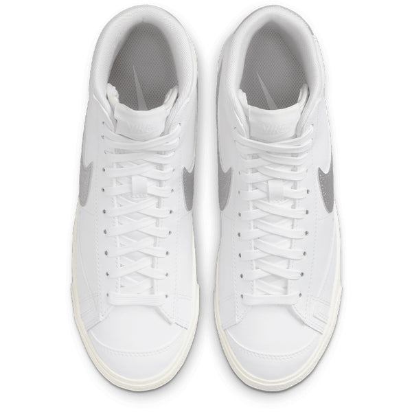 Nike Women's Blazer Mid '77 ESS