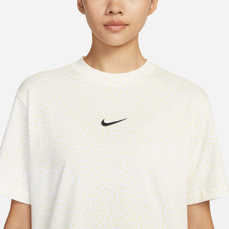 Nike Women's Sportswear T-Shirt