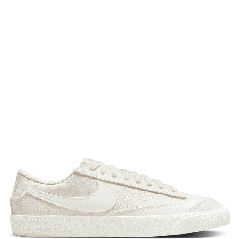Nike Women's Blazer Low '77 SE