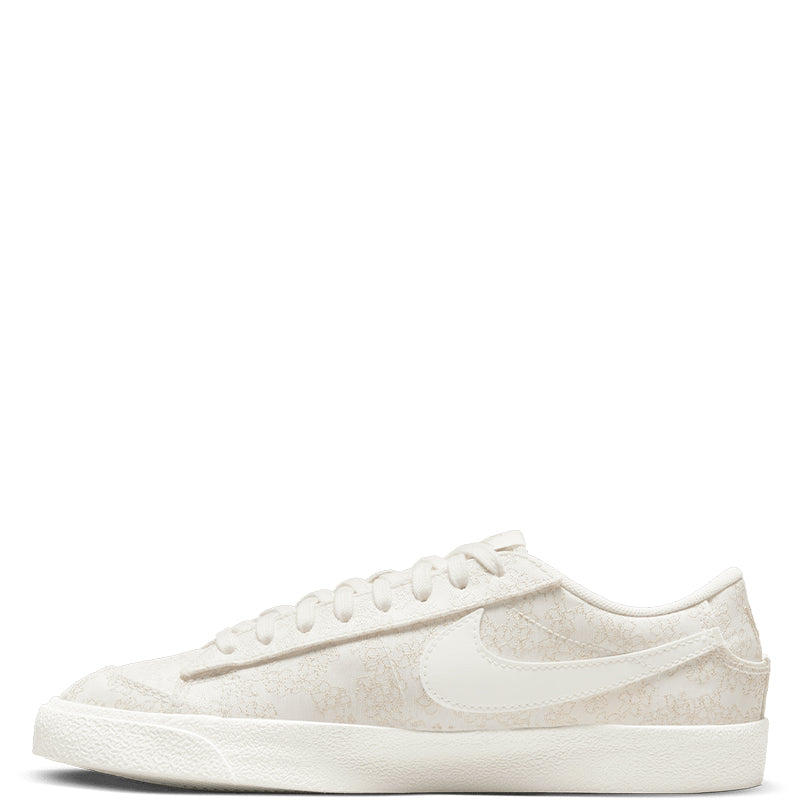 Nike Women's Blazer Low '77 SE
