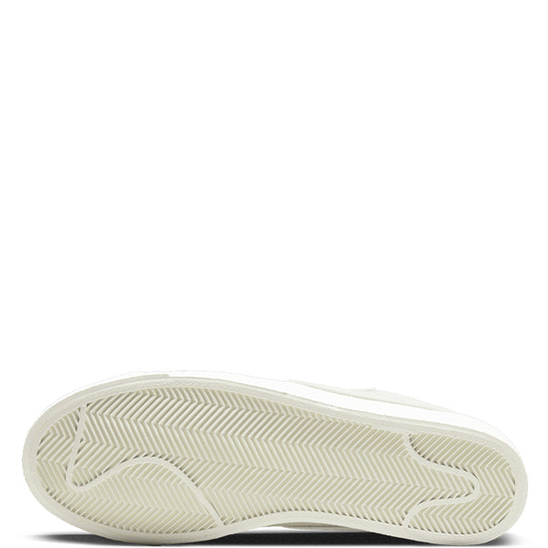 Nike Women's Blazer Low '77 SE