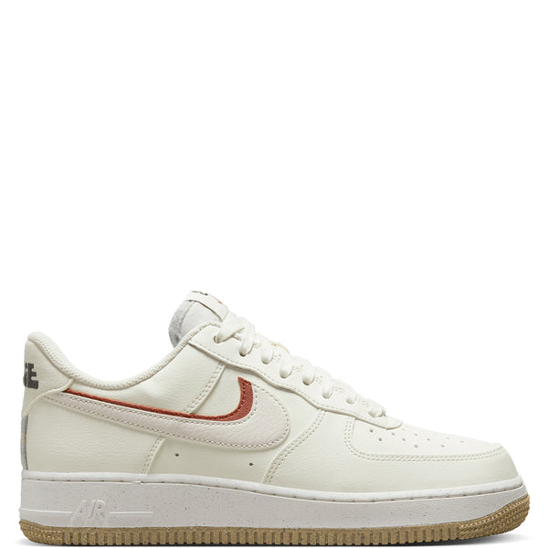Nike Women's Air Force 1 '07 LX