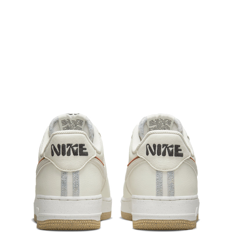 Nike Women's Air Force 1 '07 LX