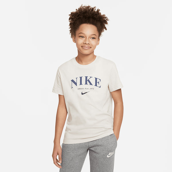 Nike Girl's Sportswear T-Shirt (Big Kid's)