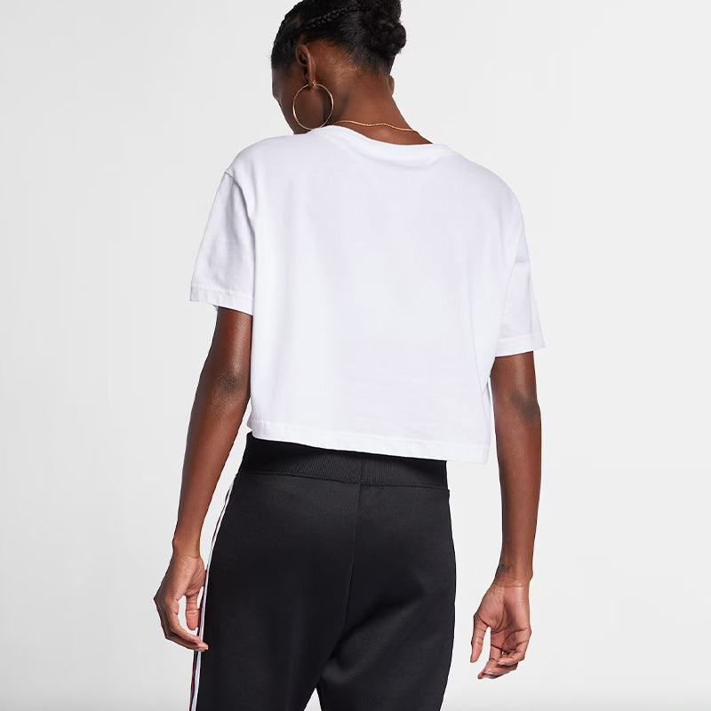 Nike Women's Sportswear Essential Cropped T-Shirt