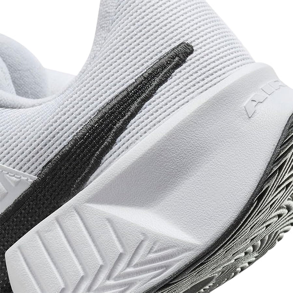 Nike Men's GP Challenge Pro