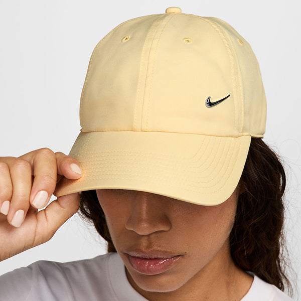 Nike Unisex Dri-Fit Club Unstructured Metal Swoosh Cap