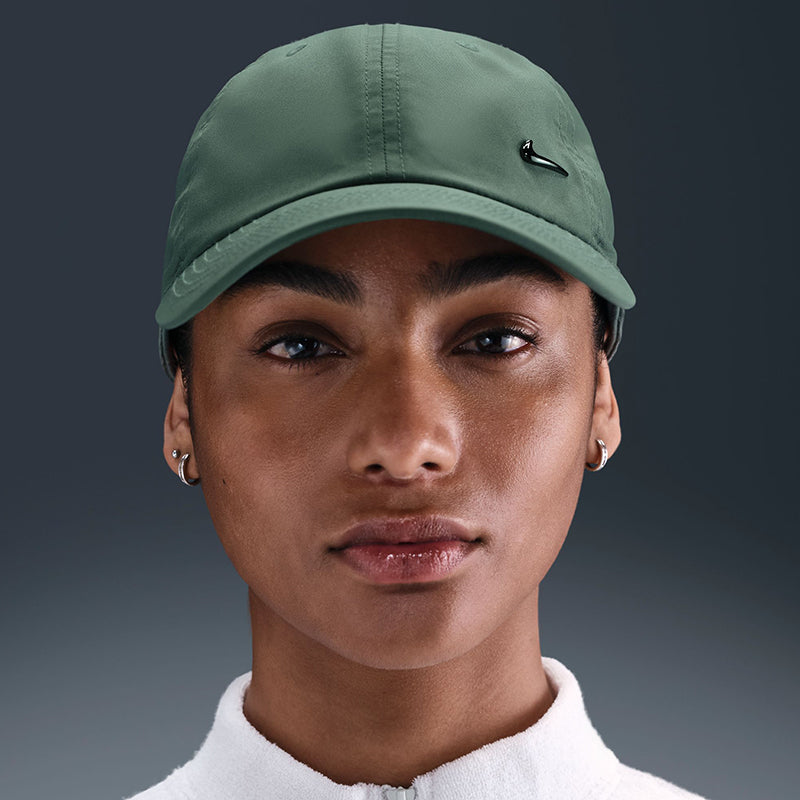 Nike Unisex Dri-Fit Club Unstructured Metal Swoosh Cap
