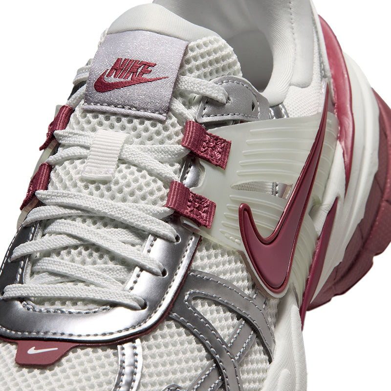 Nike Women's V2K Run