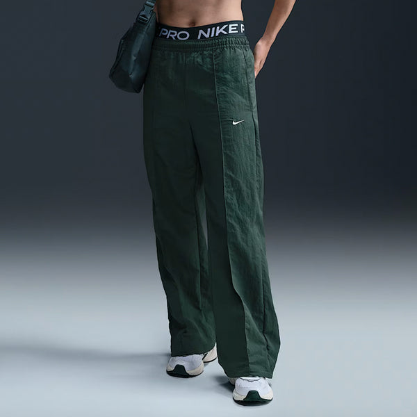 Nike Women's Sportswear Everything Wovens Mid-Rise Open-Hem Pants