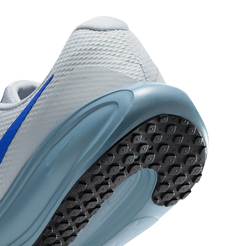 Nike Men's Revolution 8