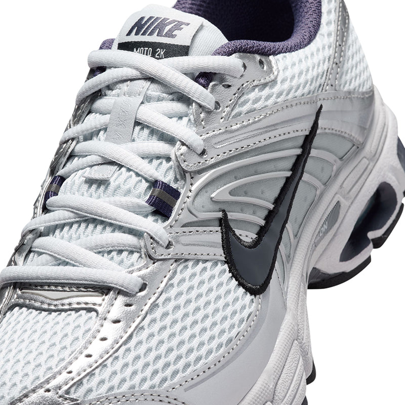 Nike Women's Air Max Moto 2k