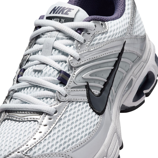 Nike Women's Air Max Moto 2k