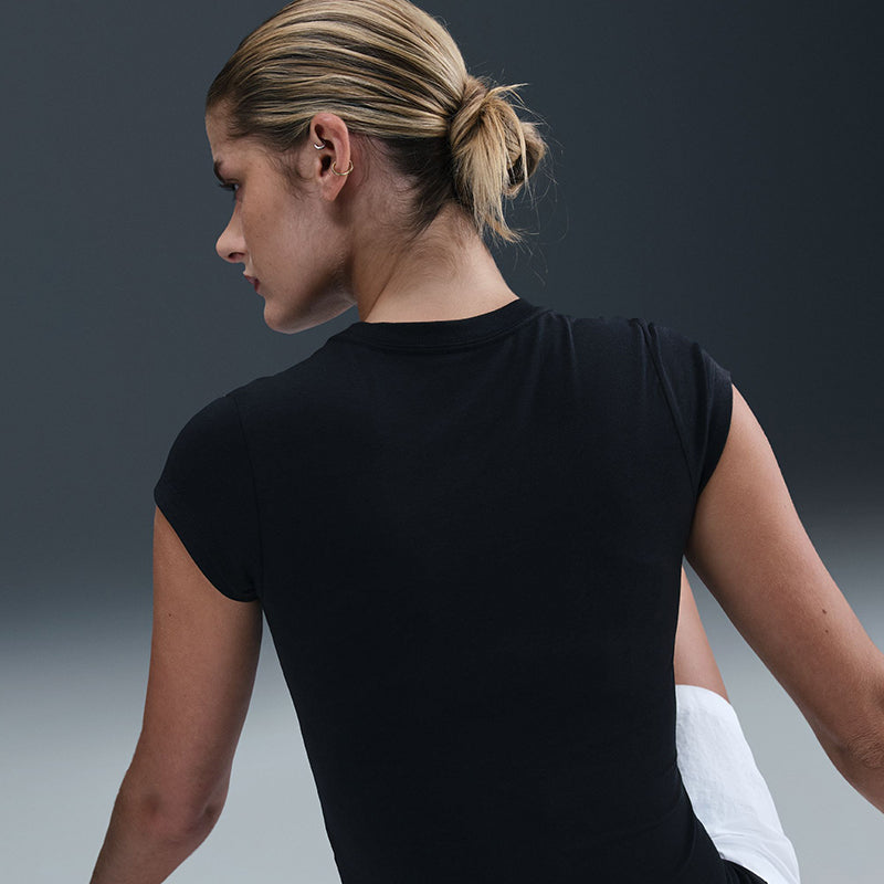 Nike Women's Sportswear Tight Short-Sleeve Graphic T-Shirt